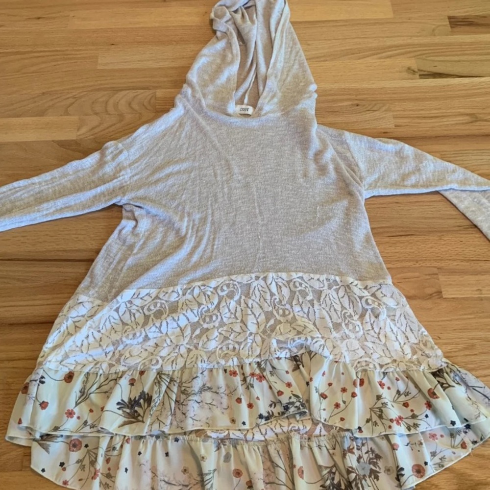 Hooded shirt